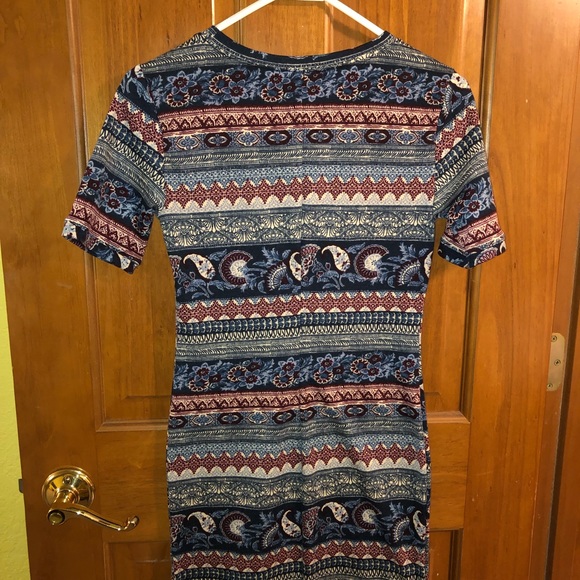 Pattern Dress - Picture 3 of 4